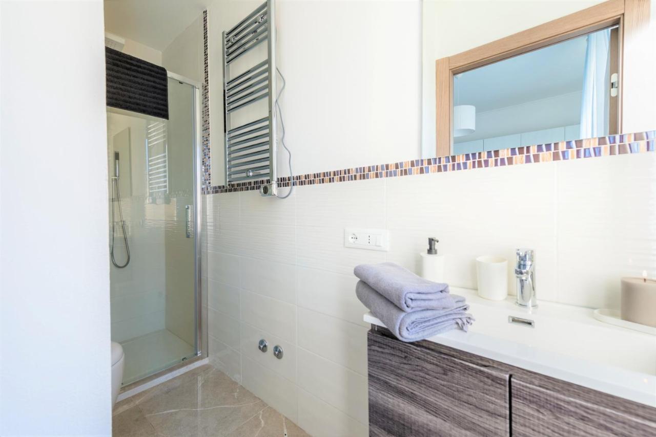 Hostly - Colorhome Midtown - Unique 3 With 3 Private Bathrooms Apartment *