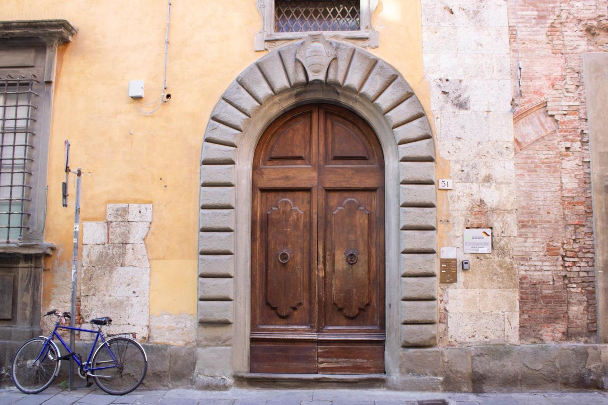 Nel Cuore Di Pisamonolocale In Palazzo Storico. * Pisa