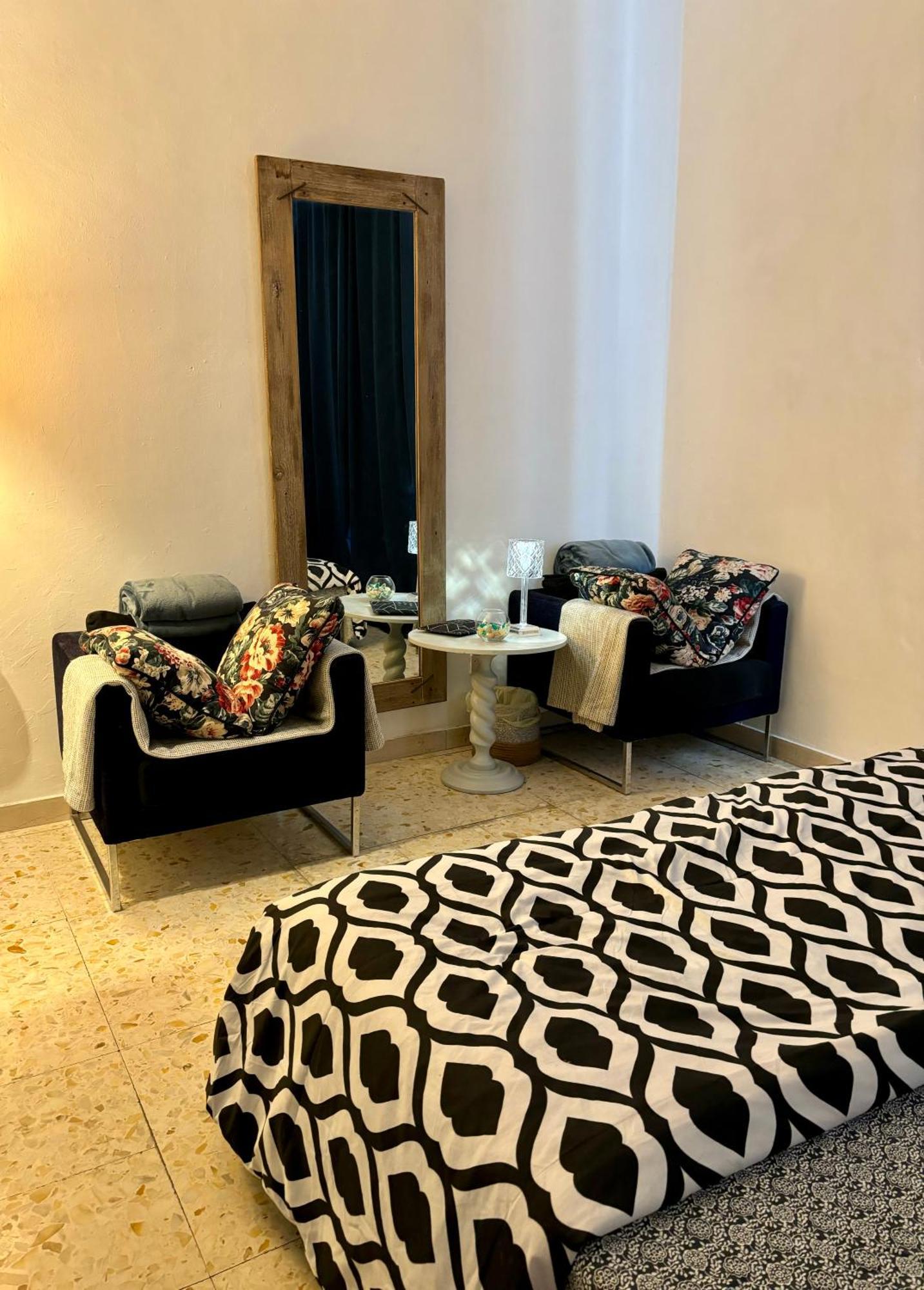 Live In - 250m Dalla Stazione Centrale Di Guest house