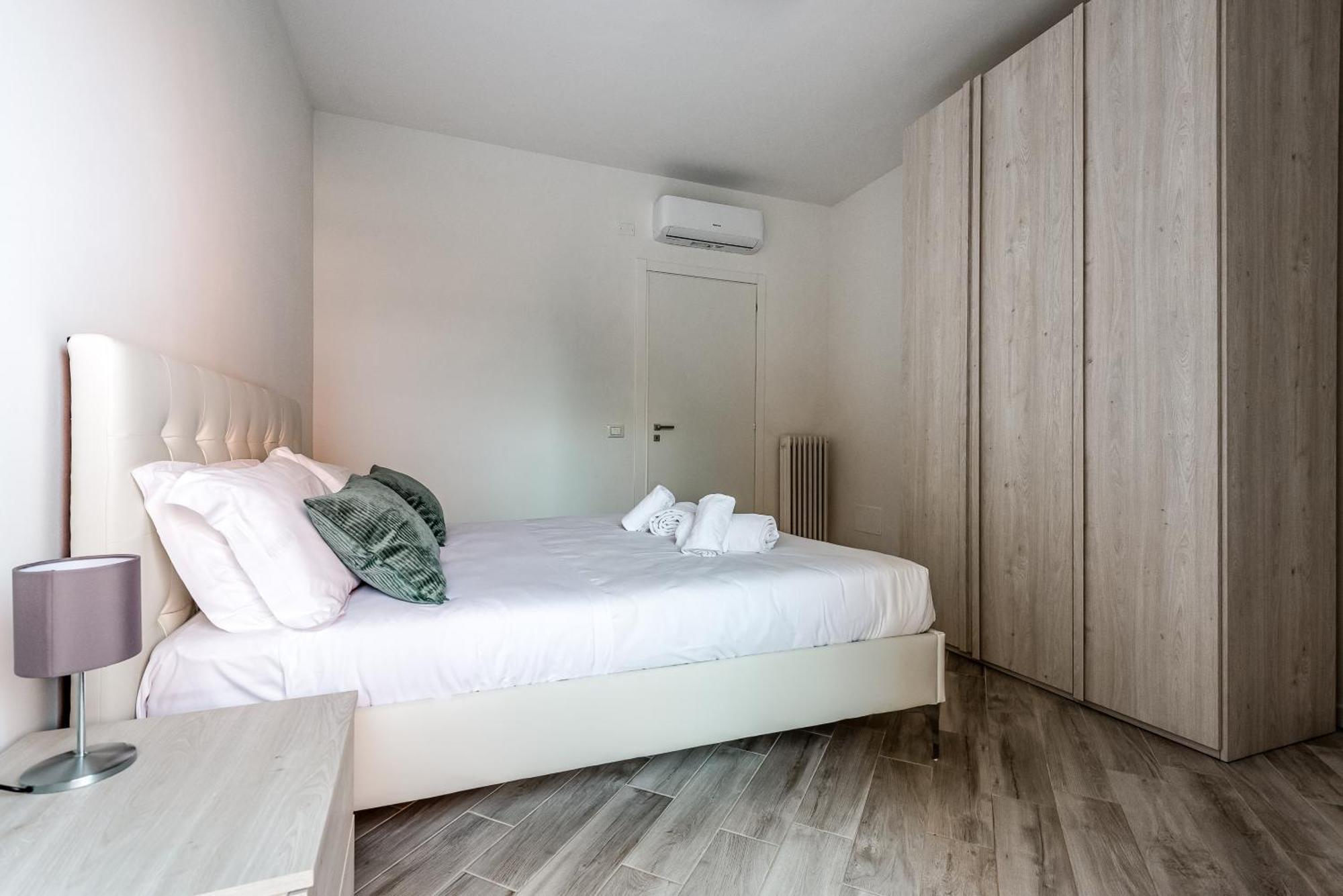 Hostly - San Biagio Pisa