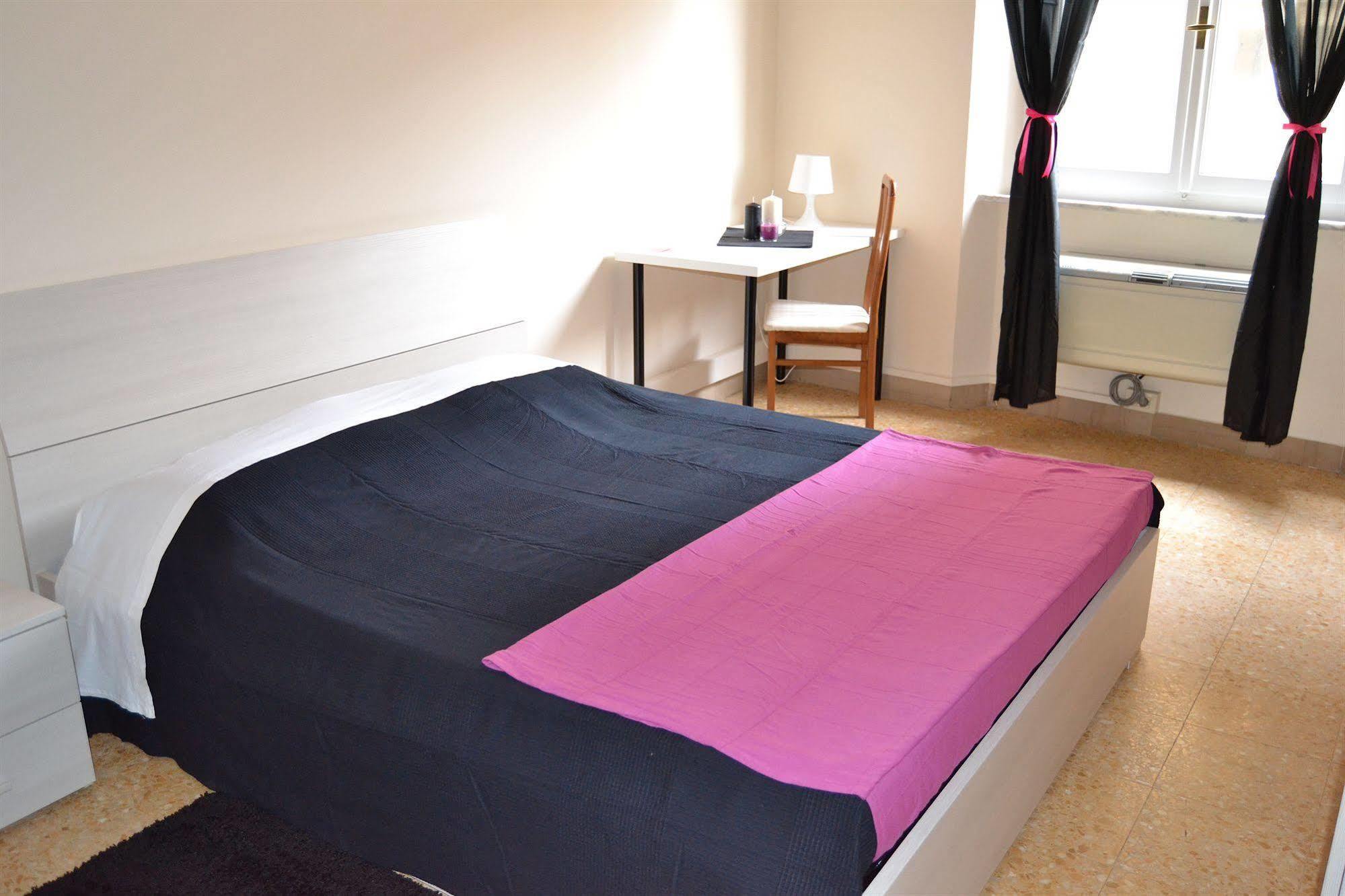 & Me Guest house *