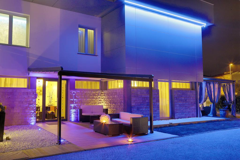 Live09 Design Bed & Breakfast