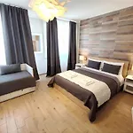 Pisa City Lodge