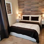 Pisa City Lodge