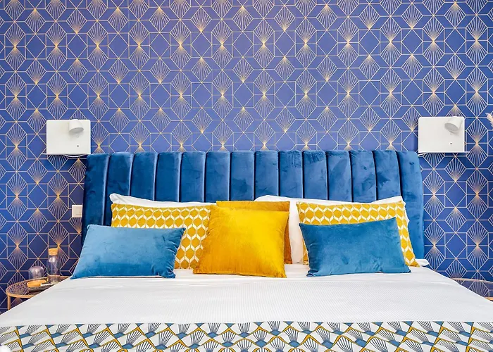 Art Deco\' - Sleepwithme - Free Parking - Free Breakfast - Very Friendly Staff