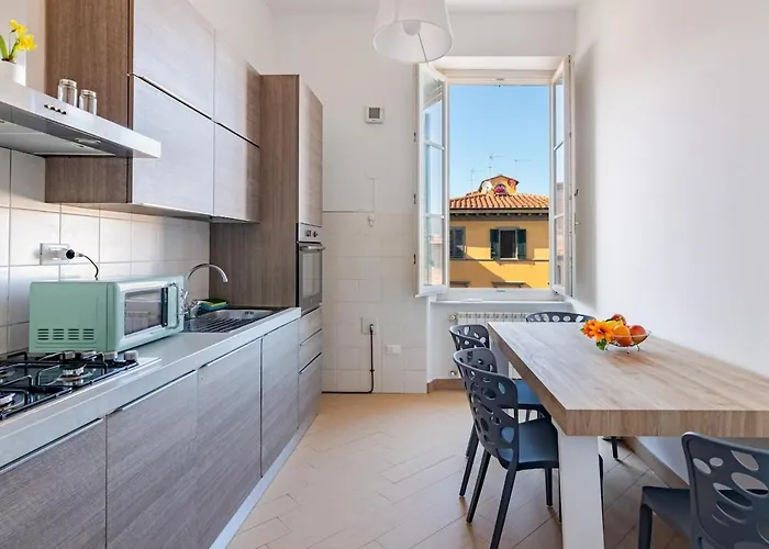-Cavour 8- 3 Rooms With Views - Near The Tower