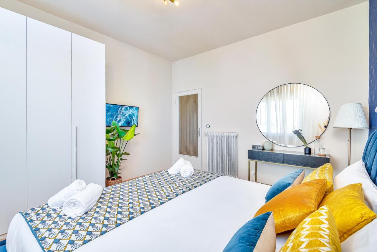 Art Deco' - Sleepwithme - Free Parking - Free Breakfast - Very Friendly Staff Apartment *