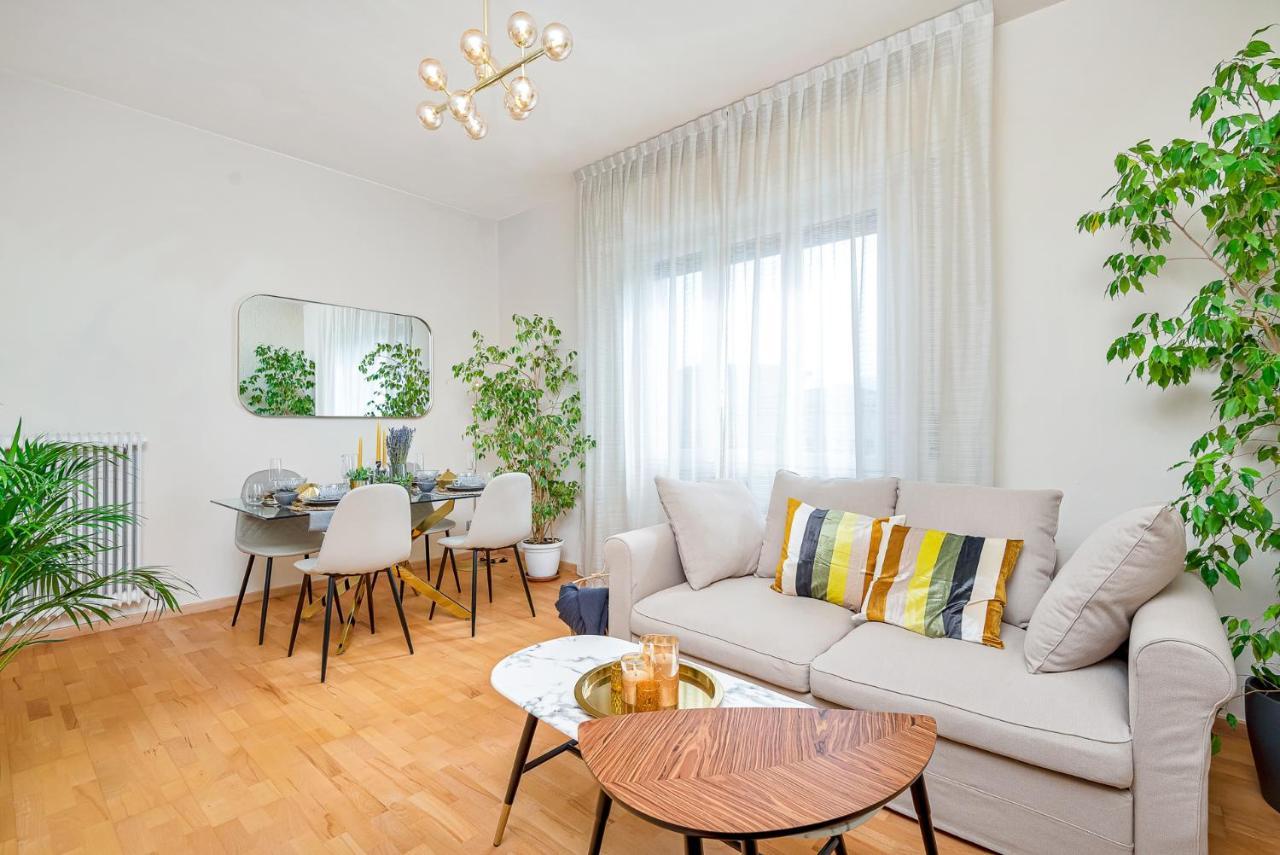 Art Deco' - Sleepwithme - Free Parking - Free Breakfast - Very Friendly Staff Apartment Pisa