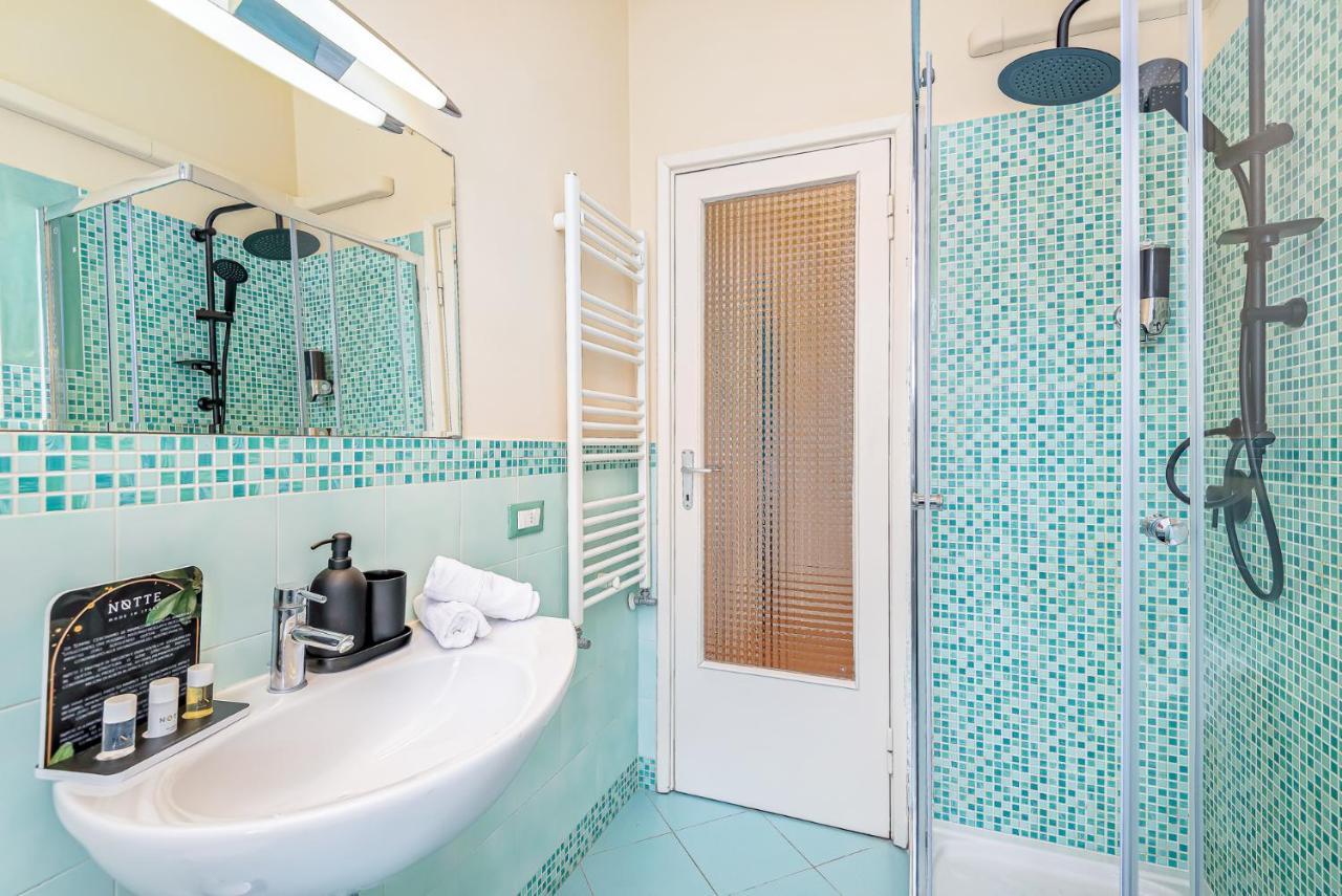 Art Deco' - Sleepwithme - Free Parking - Free Breakfast - Very Friendly Staff Apartment *