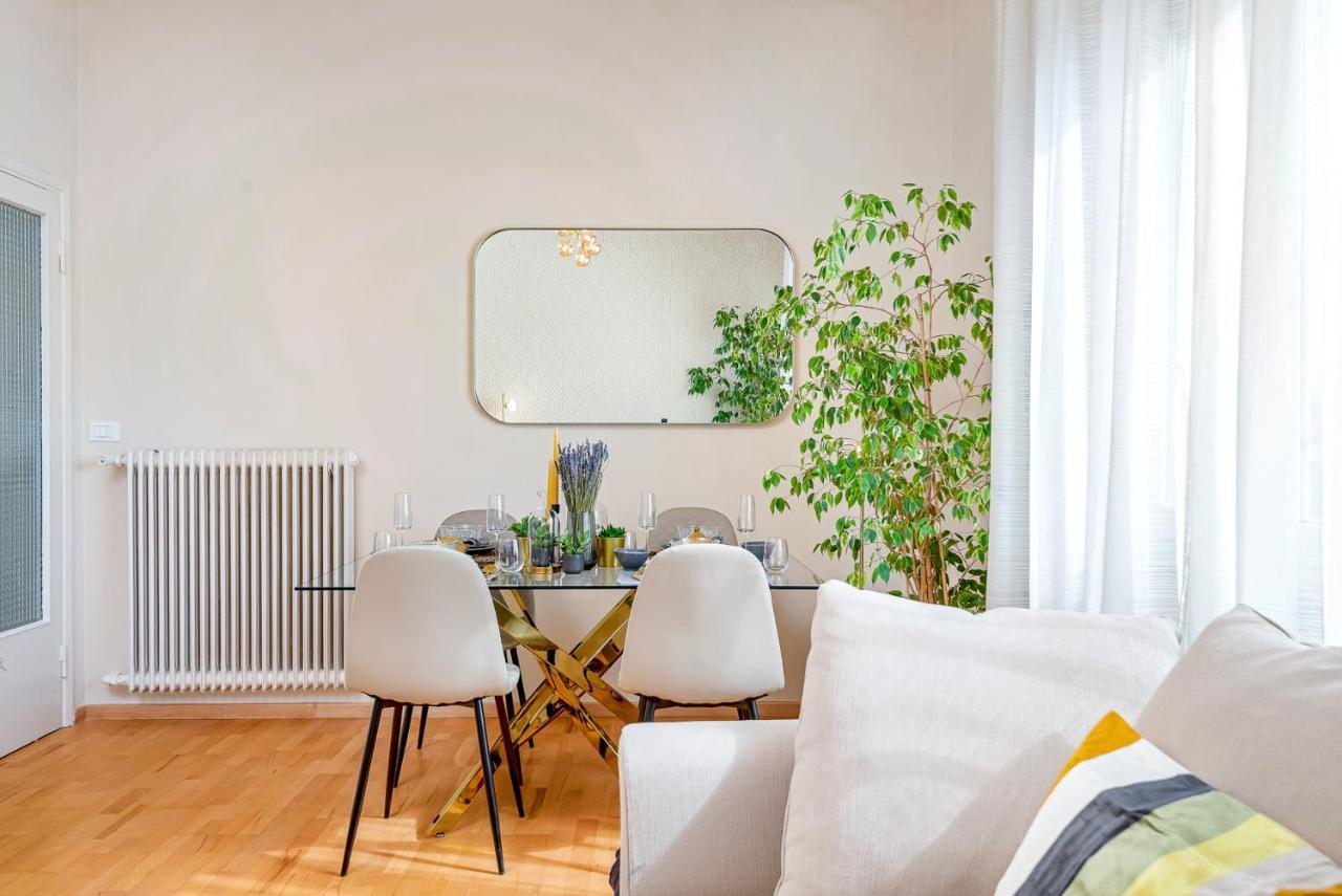 Art Deco' - Sleepwithme - Free Parking - Free Breakfast - Very Friendly Staff Apartment