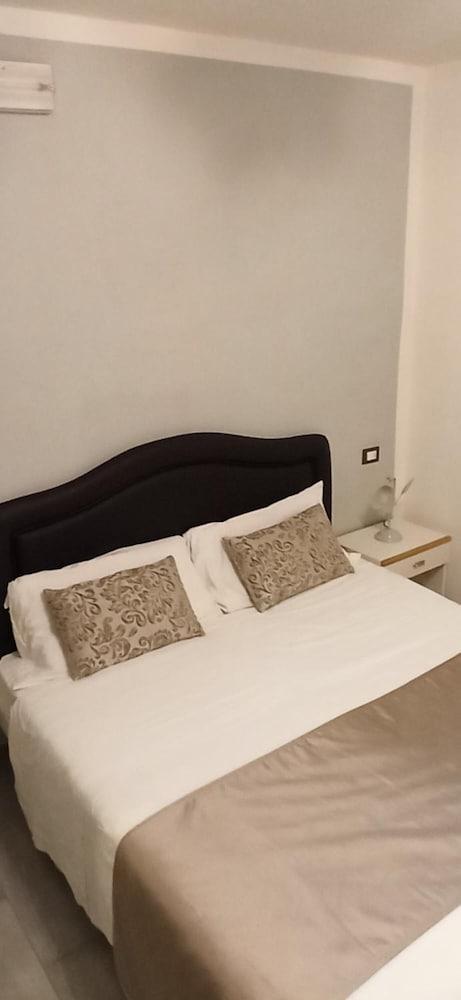 Leonardo Hotel