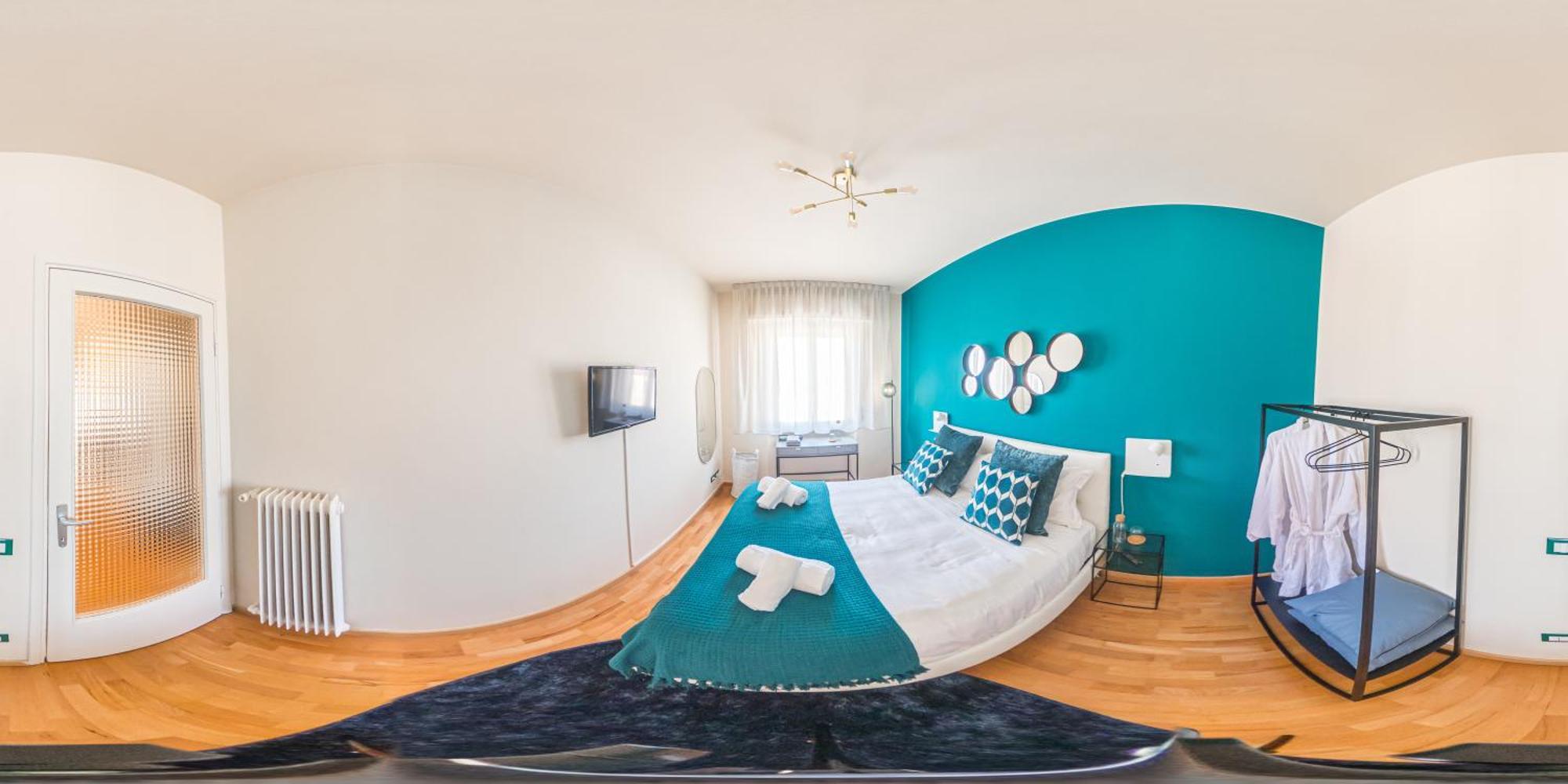 Art Deco' - Sleepwithme - Free Parking - Free Breakfast - Very Friendly Staff *