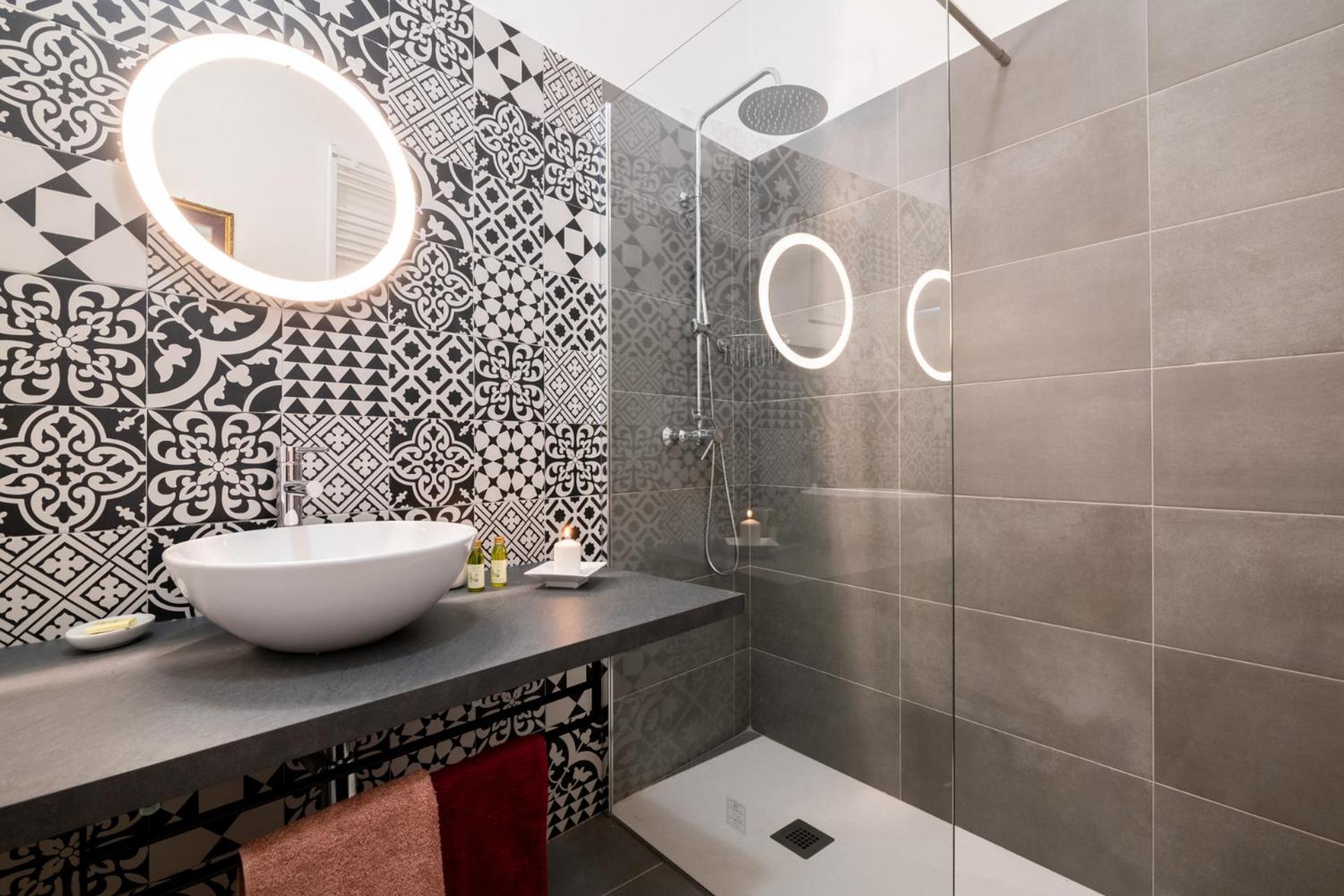 Elegantia In By Pleiades Apartment