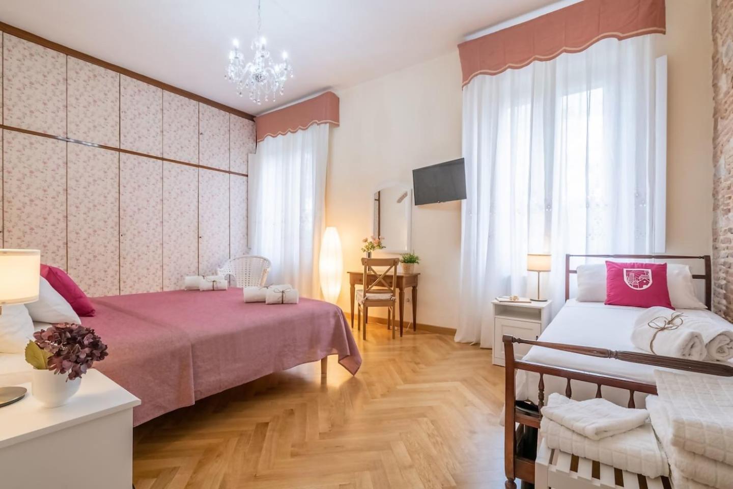Lh Casa Dora Gasthof