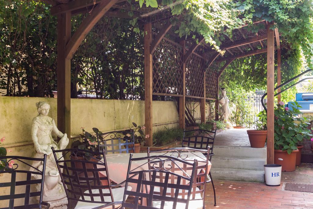 Khách sạn Roma 3*