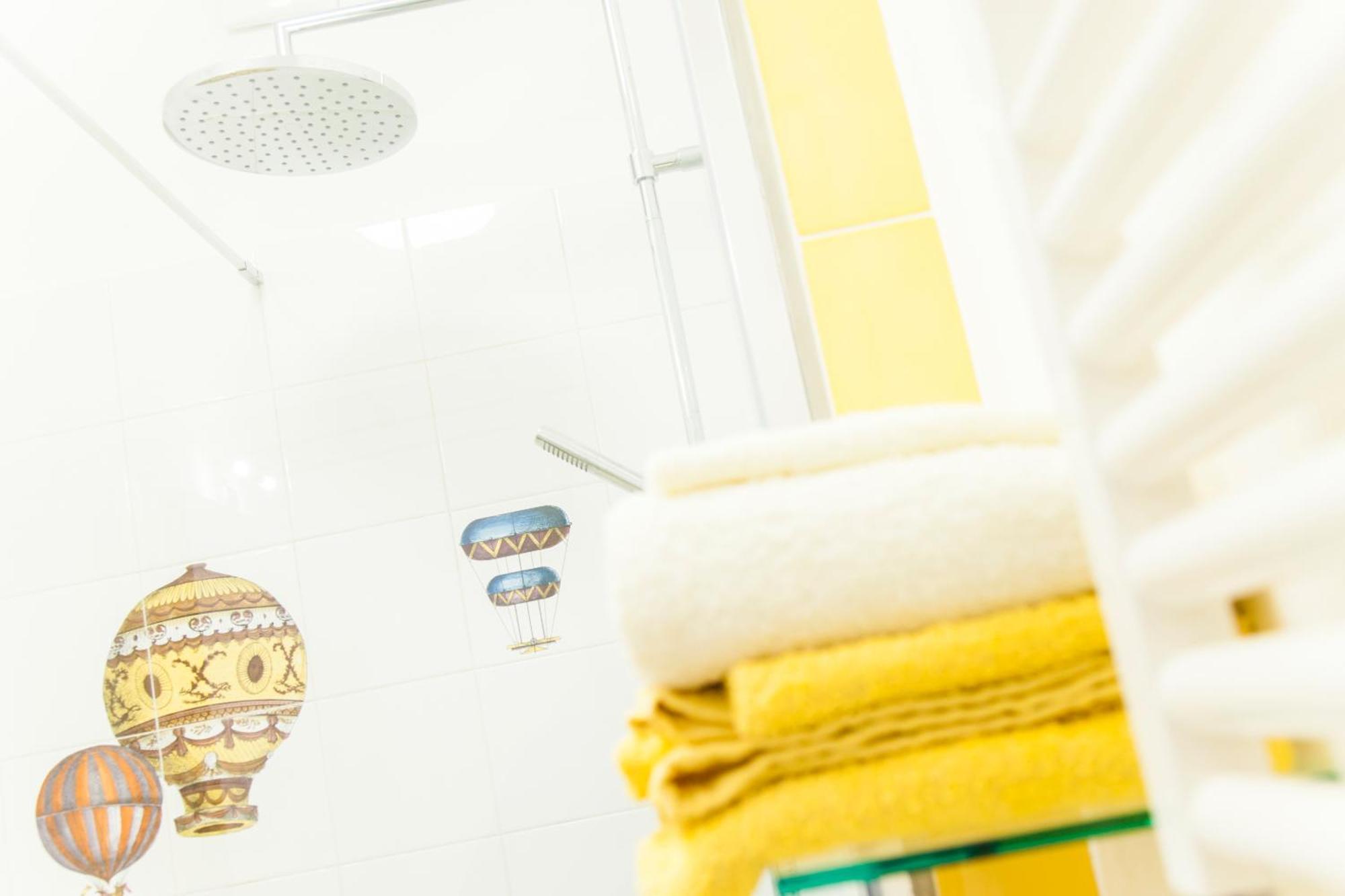 Yellow Guest house *