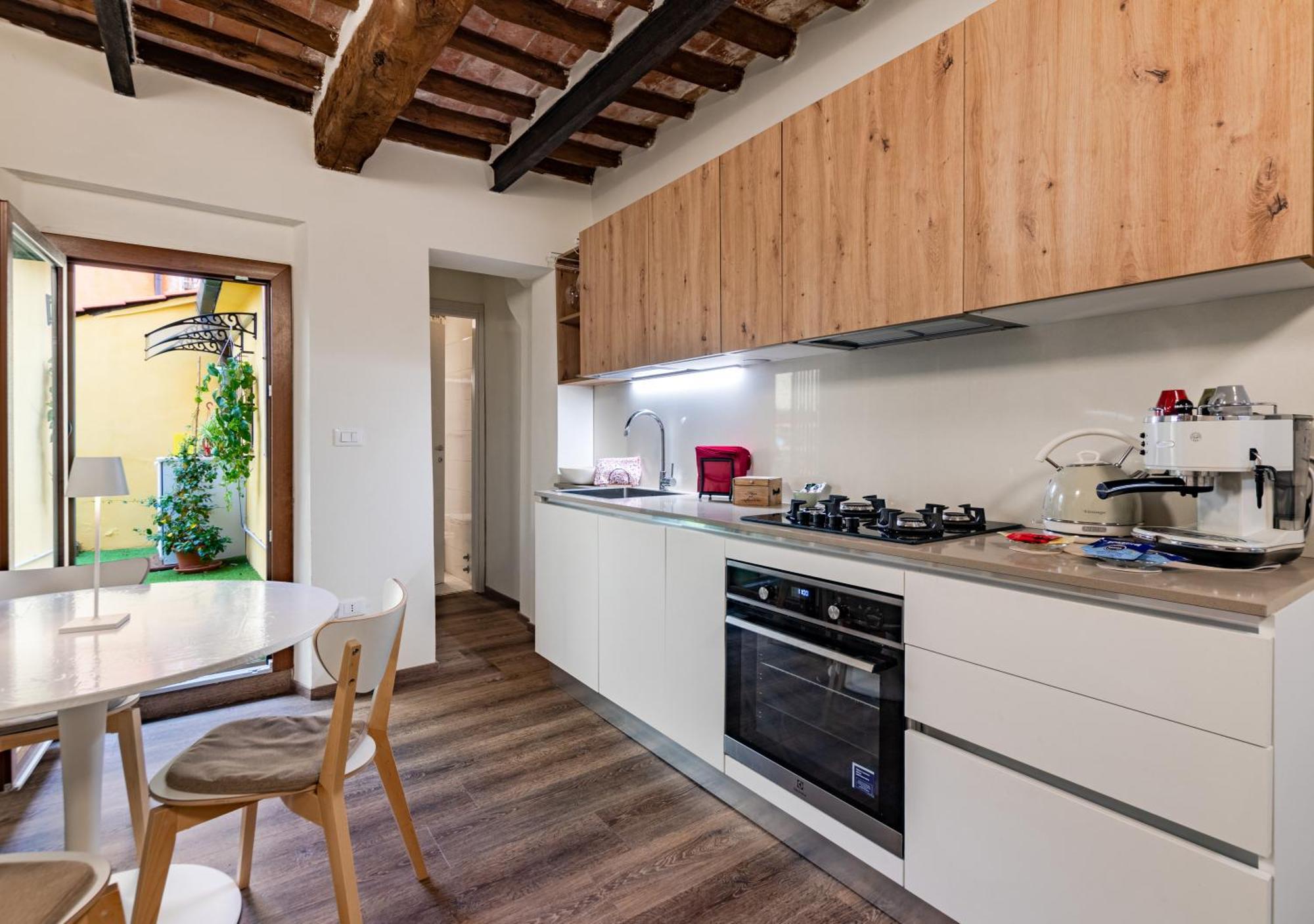 900mt Dalla Torre Di - Cortile, Wifi E Netflix * Pisa
