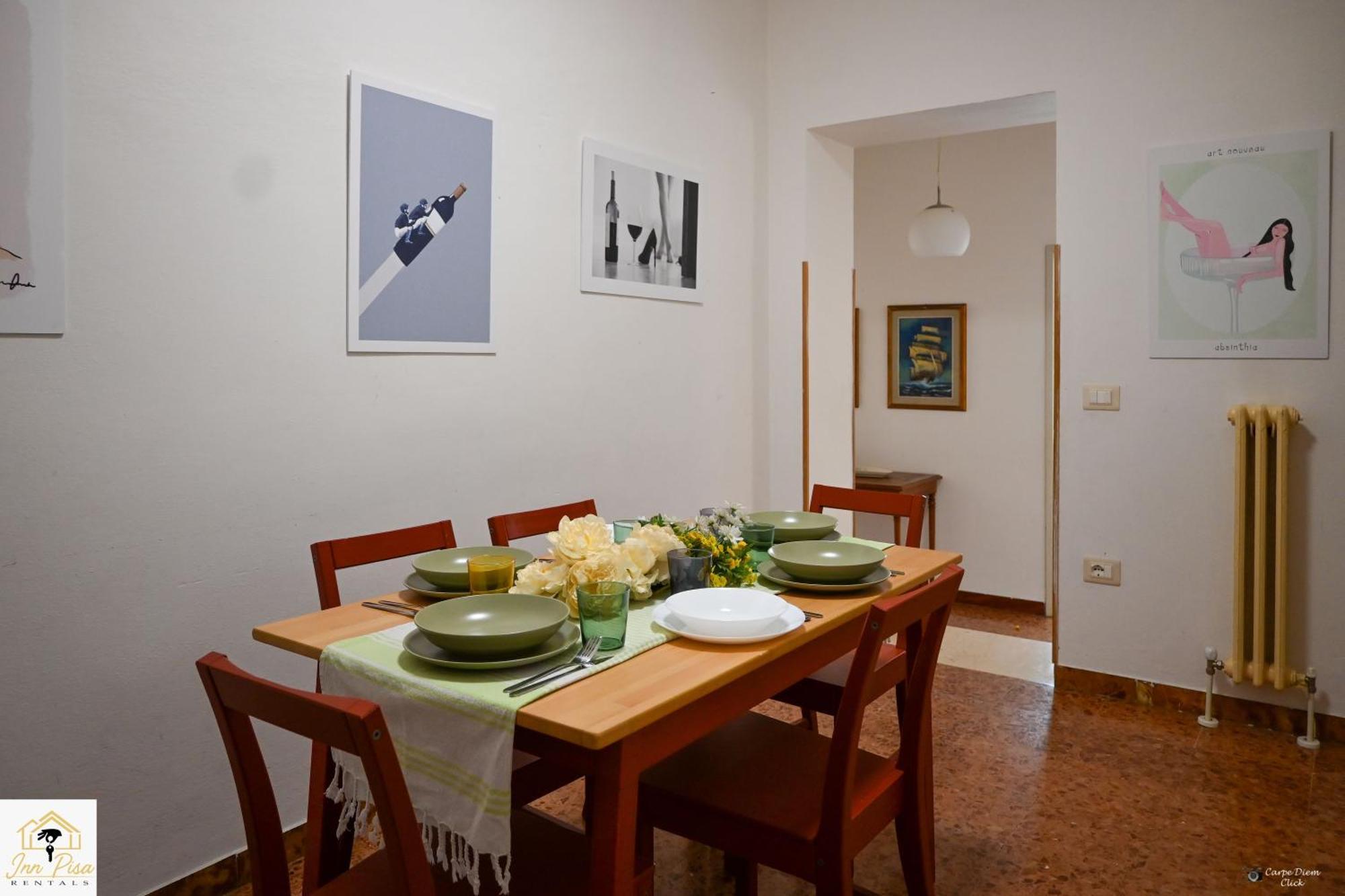 2 - Sunny Corner Flat Apartment