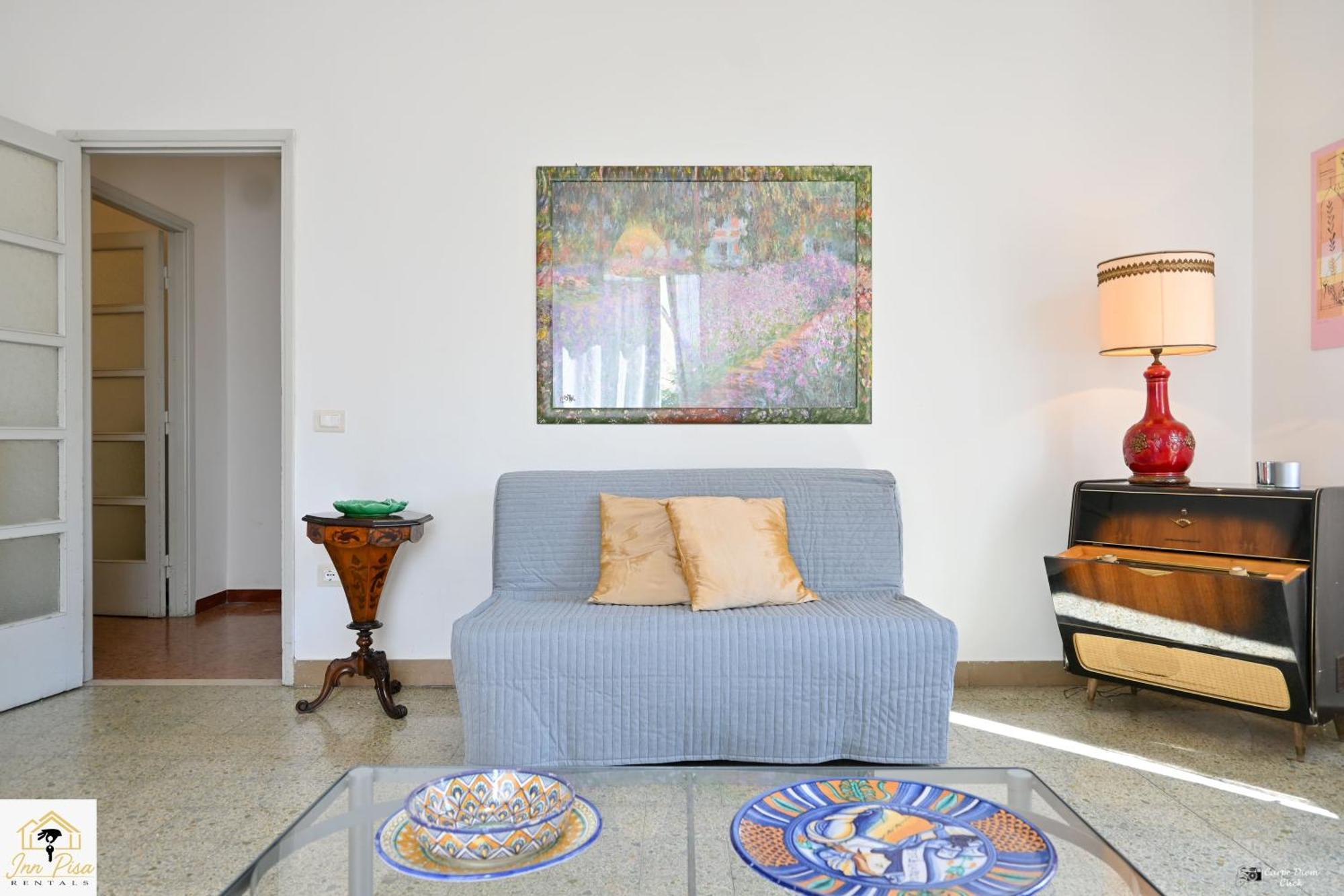 2 - Sunny Corner Flat Apartment *