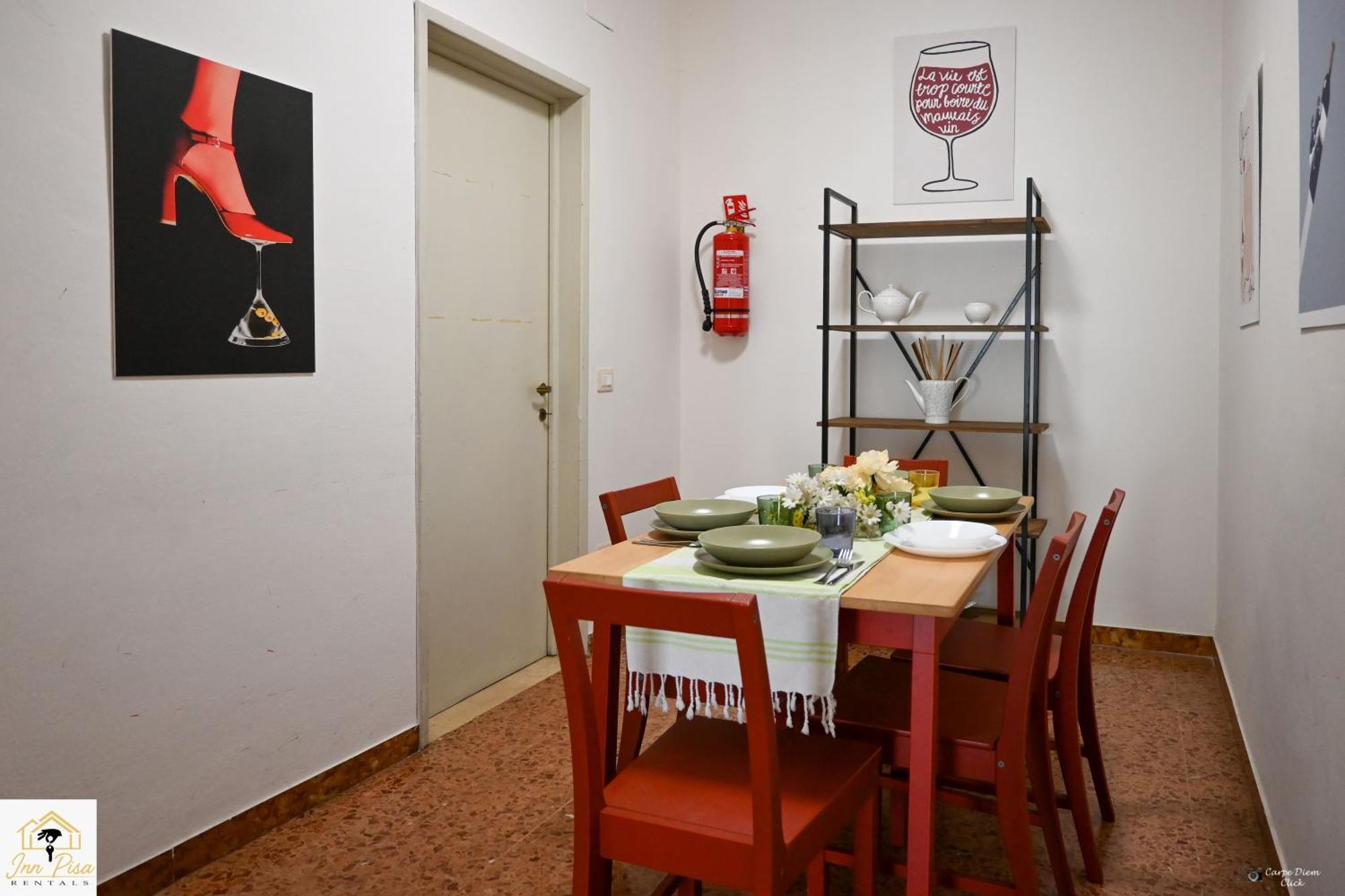 Apartment 2 - Sunny Corner Flat *