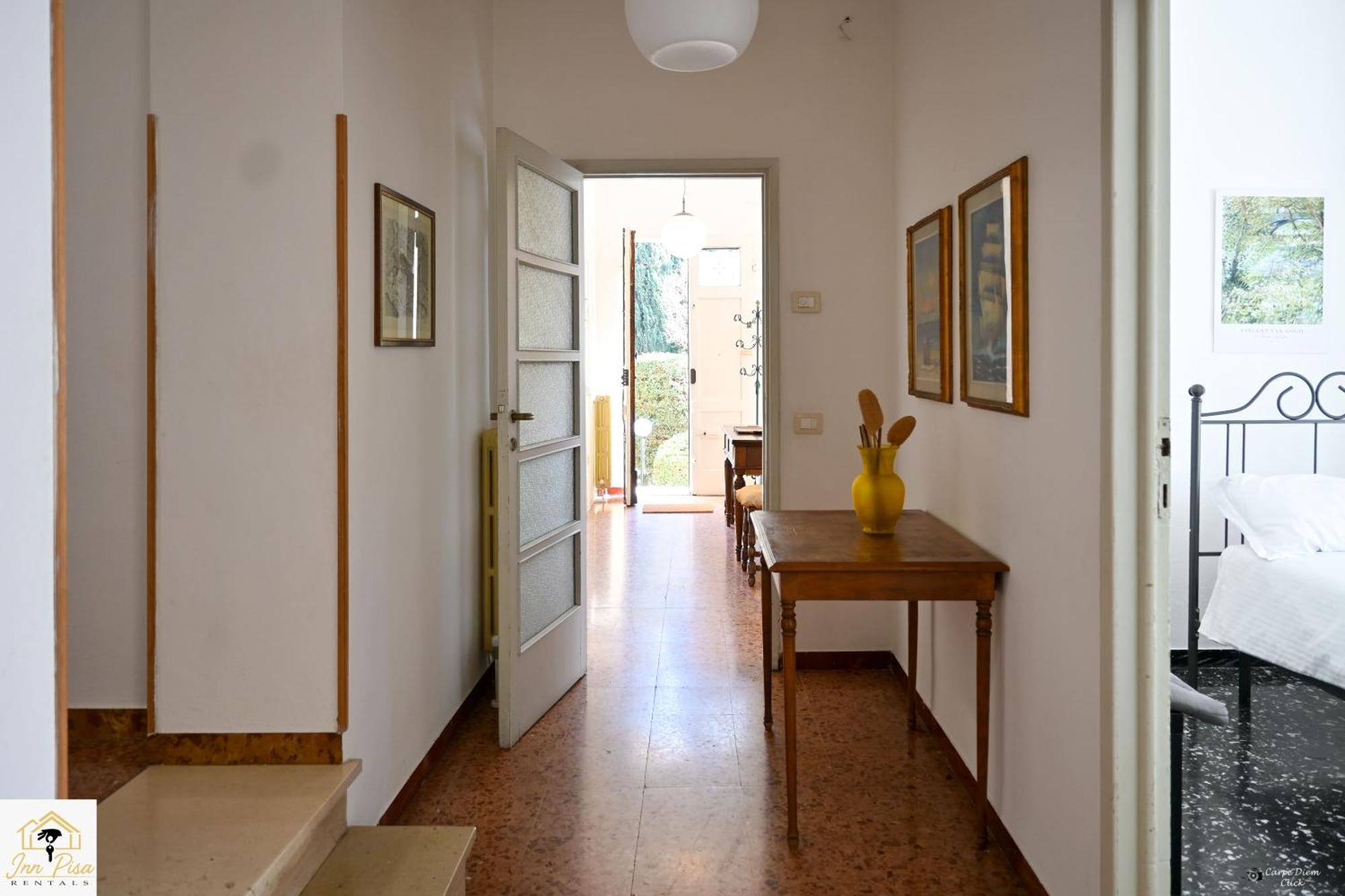 Apartment 2 - Sunny Corner Flat