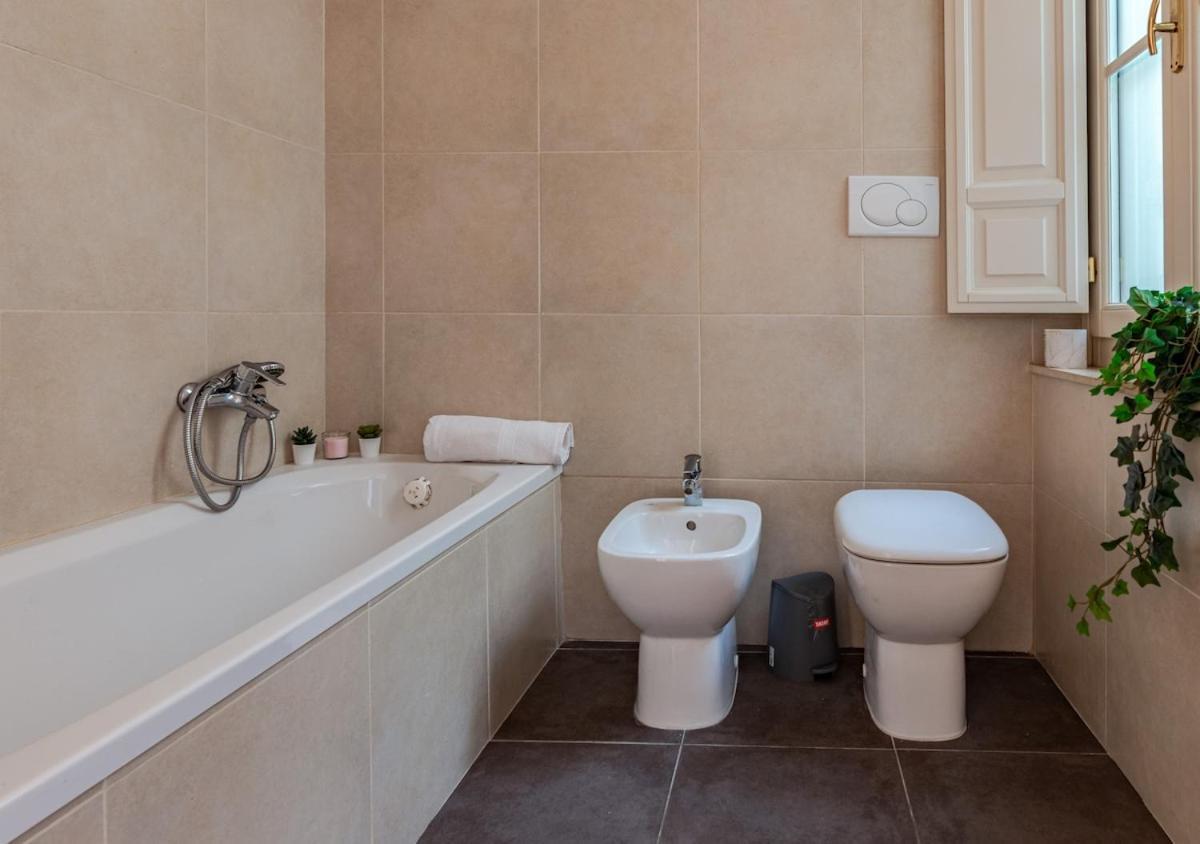 Apartment -cavour 8- 3 With Views - Near The Tower Pisa