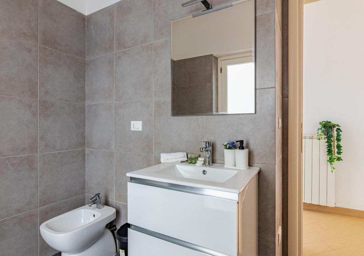 -cavour 8- 3 With Views - Near The Tower Apartment