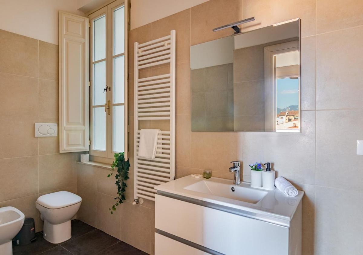 -cavour 8- 3 With Views - Near The Tower Apartment Pisa