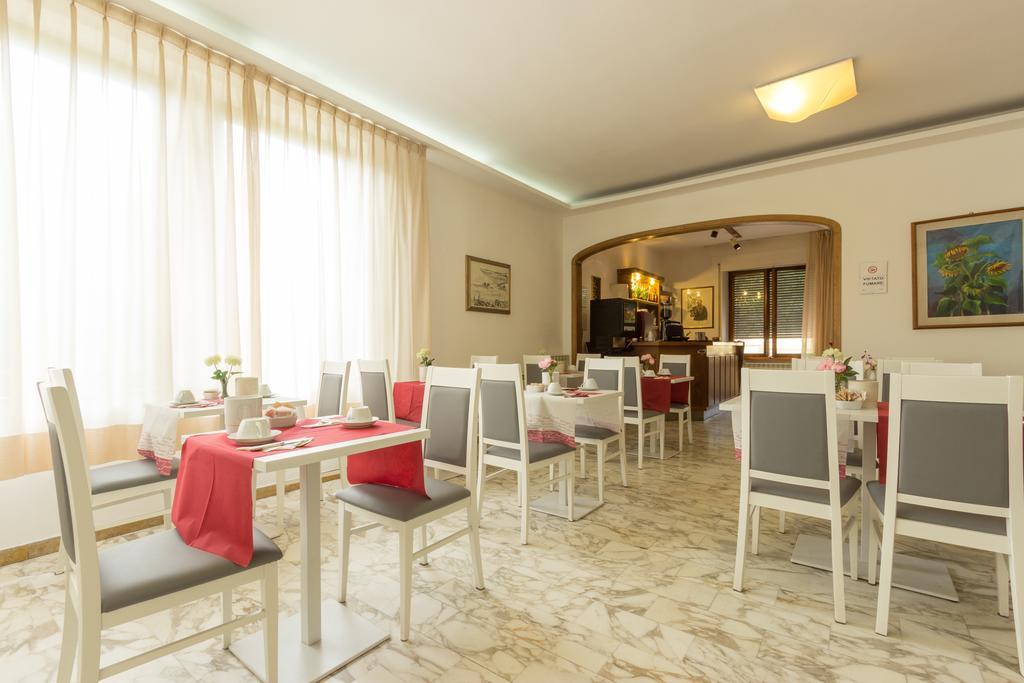 Khách sạn Roma