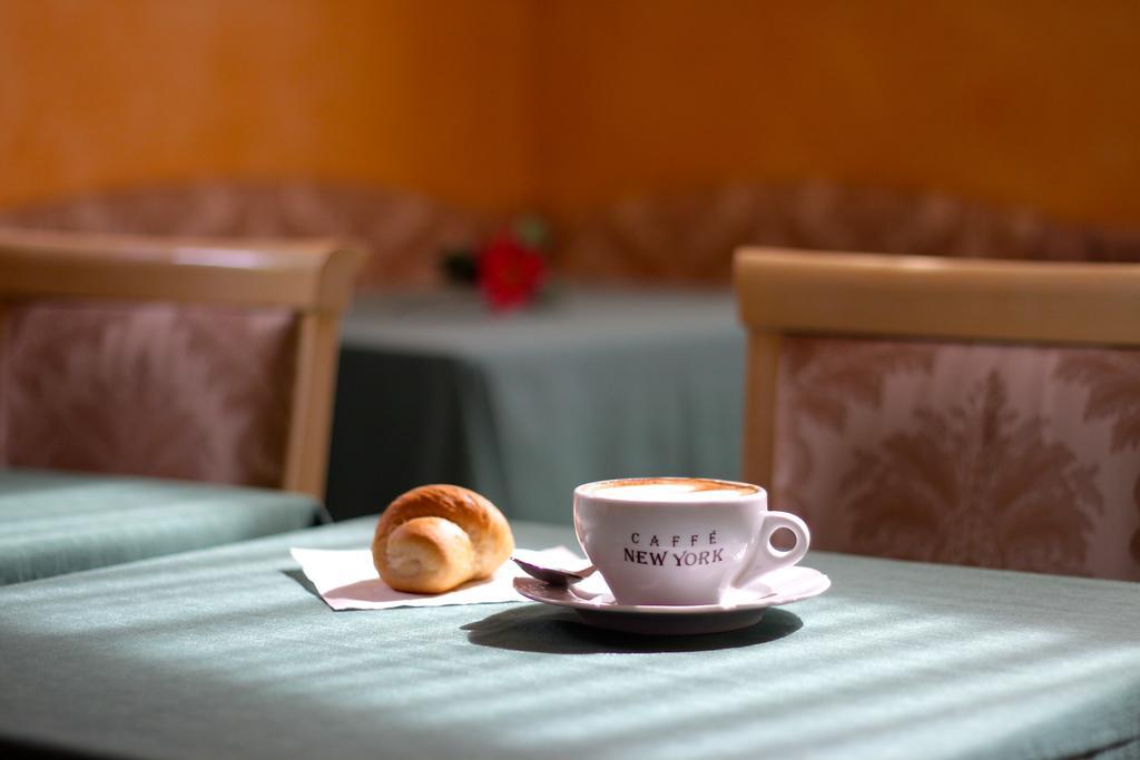 Primavera Hotel