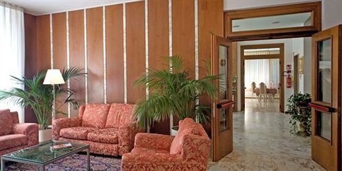 Khách sạn Roma 3*