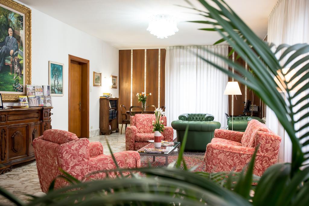 Khách sạn Roma Pisa