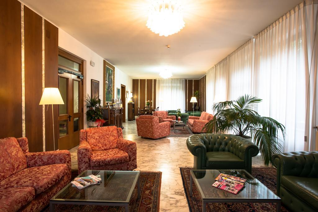 Khách sạn Roma Pisa
