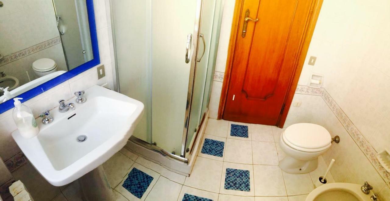 Bed & Breakfast Colombo 3*