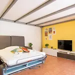 Altido Colorful Studio For 4 Near Leaning Tower With Parking