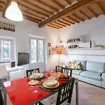 Cisanello Rock Apartment With Patio And Barbecue