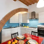 Cisanello Rock Apartment With Patio And Barbecue