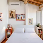Piazza Dei Cavalieri Orange Attic Apartment