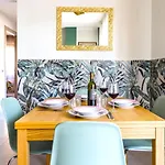Hostly - Cisanello Suite Apartment - Light And Colors
