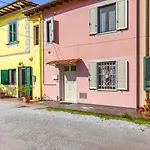 Pisa Airport Comfy Apartment - Private Parking