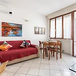 Apartment With Balcony Near Cisanello Hospital