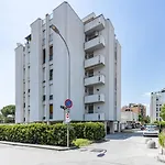 Apartment With Balcony Near Cisanello Hospital