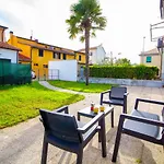 Les House - Apartment 2 By Tuscanywego