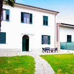 Les House - Apartment 1 By Tuscanywego