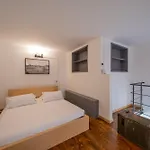 Lungarno Buozzi 7 Apartments