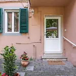 Hostly-Garden House San Lorenzo-Few Steps To Tower