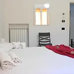 Inn Pisa Rentals 2- Starlight Central Flat
