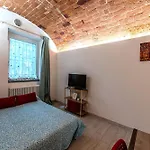 Casa R&R A Due Passi Dalla Torre