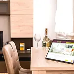 Hostly-Casa Serena-Near The Town Center