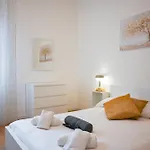 Inn Pisa Rentals - The Modern City Flat